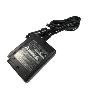 Sony DC-V515 Car Battery Charger 12/24V DC Adapter 8.4V Output Tested Working